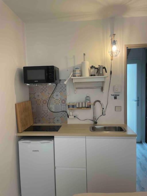 Charming Studio To Venelles 10 Minutes From Aix Exterior foto